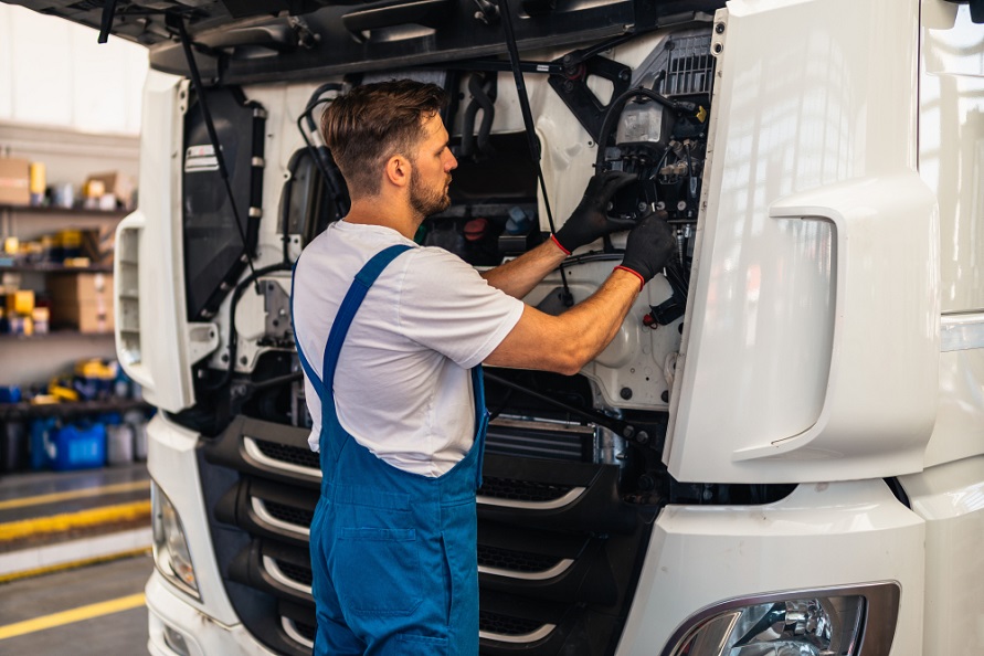 helpful-tips-in-proper-truck-maintenance